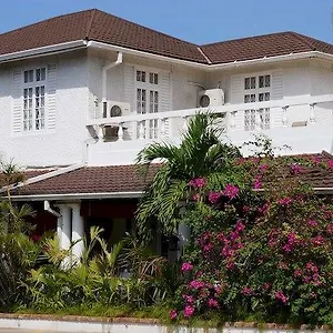 Four Seasons *** Kingston